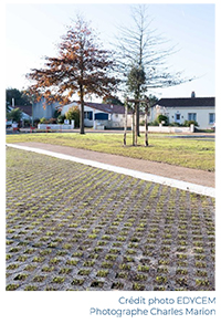 2025 02 27 EDYCEM Les dalles ClaustraPark EDYCEM favorisent le confort urbain a Saint Julien des Landes 1