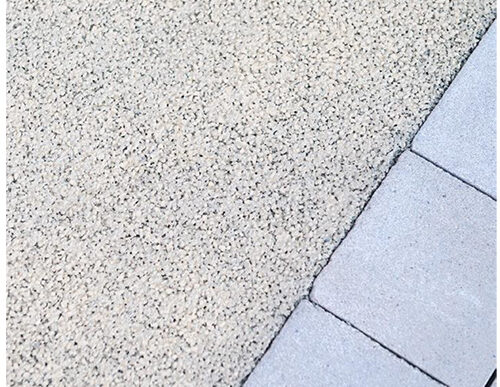 EDYCEM : le béton décoratif LUMILISS® Poreux pour aménager les extérieurs tout en préservant la perméabilité des sols